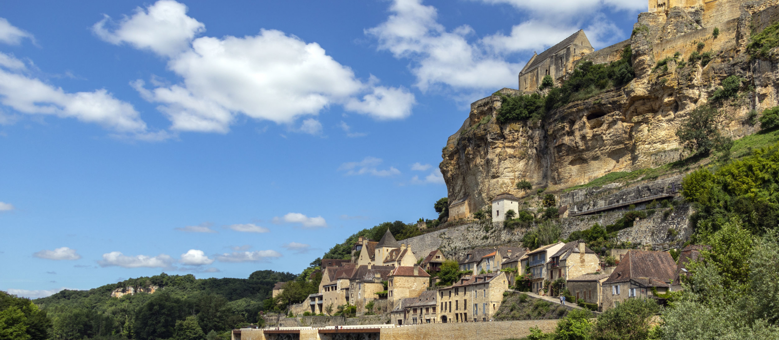 Les plus beaux villages suspendus de France !