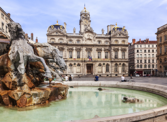 Top 10 des plus belles places de France