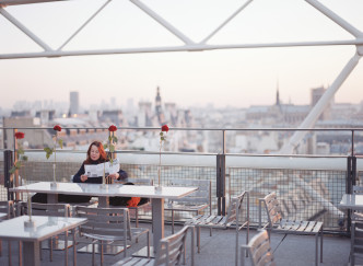 Cinq idées de rooftops parisiens où prendre l'apéro