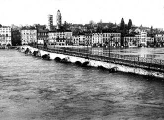 Les quais de Saône et le pont Saint-Laurent