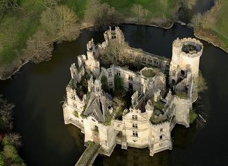6500 personnes sont devenues propriétaires du Château de la Mothe-Chandeniers