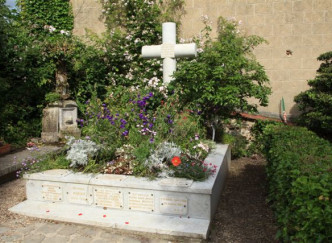 L’église Sainte-Radegonde -  La Tombe de Monet