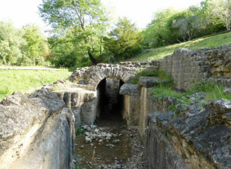 Le sentier de l'aqueduc romain